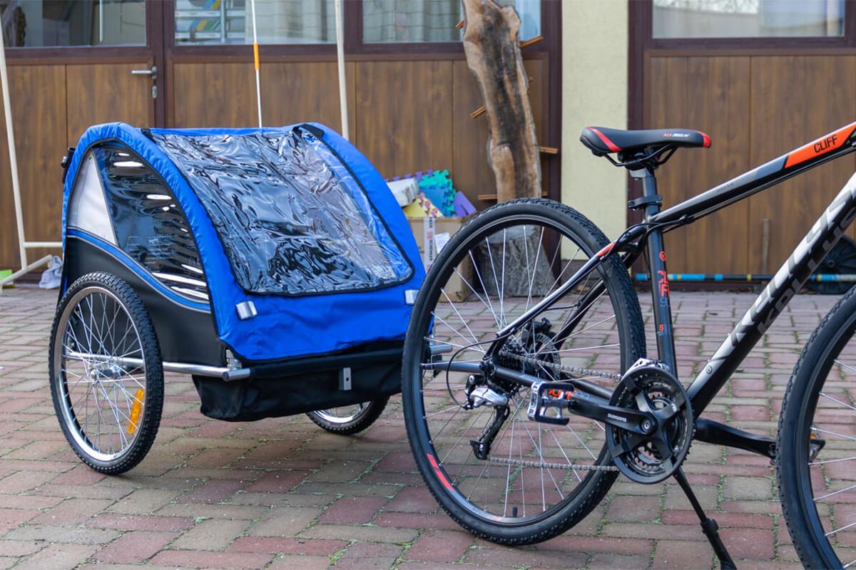 Az utánfutó kerékpárra szerelve