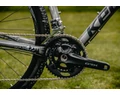 Kellys SOOT 50 országúti gravel kerékpár 20 fokozatú Shimano GRX 400 váltó, hidraulikus Disc M