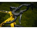 Kellys SOOT 30 országúti gravel kerékpár 16 fokozatú Shimano Claris váltó, mechanikus tárcsafék L