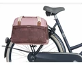Basil Boheme Carry All táska csomagtartóra vagy kormányra 18L kapacitás, poppy piros