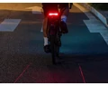 Ravemen NT101 akkus hátsó lámpa vezeték nélküli kezelővel féklámpa és index funkcióval dudával és riasztóval 160 lumen fényerővel