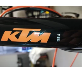 KTM X-Life Track férfi cross kerékpár 24 fokozatú Acera váltó, hidraulikus tárcsafék, fényes fekete-narancs 60cm