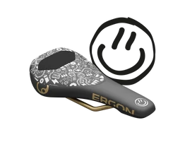 Ergon SM Downhill Comp Vali Höll Edition sport nyereg DH/Dirt/Gravity felhasználásra, Cr-Mo pálca, fekete