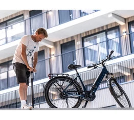 BBB BFP-42 AirSmart műhelypumpa acélből 8 bar nyomás 120cm tömlővel