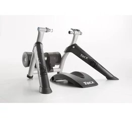 Tacx Bushido Smart T2780 okos kerékpáros görgő, telefonról vezérelhető, táp nélküli,1400W fékező erő