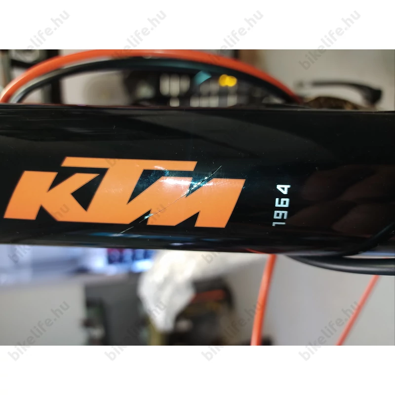 KTM X-Life Track férfi cross kerékpár 24 fokozatú Acera váltó, hidraulikus tárcsafék, fényes fekete-narancs 60cm