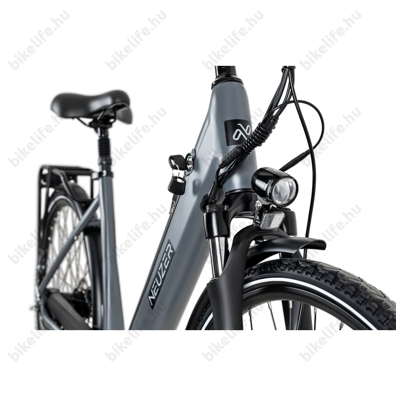 Neuzer Planear monovázas trekking ebike 70Nm-es Bafang középmotorral 470 Wh-s akkumulátorral