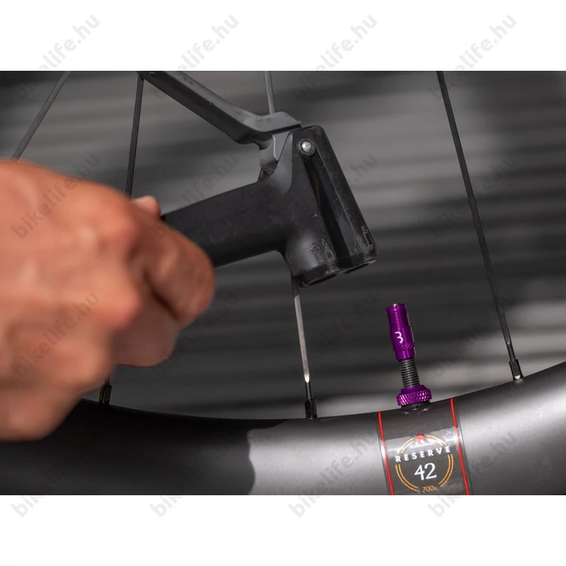 BBB CoreCap BTI-165 szelepátalakító presta szelephez (tubeless-hez is) fekete