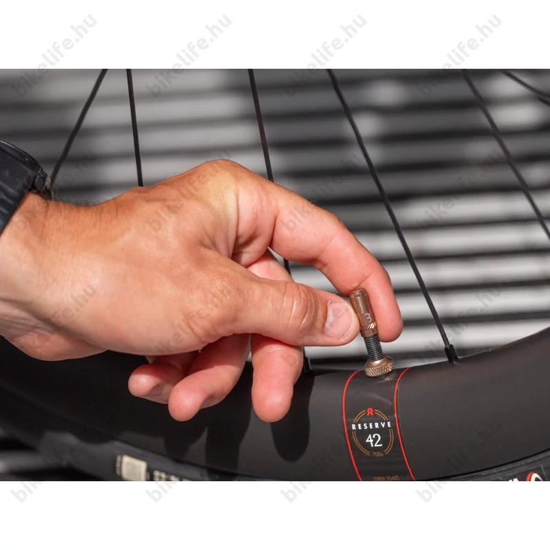 BBB CoreCap BTI-165 szelepátalakító presta szelephez (tubeless-hez is) fekete