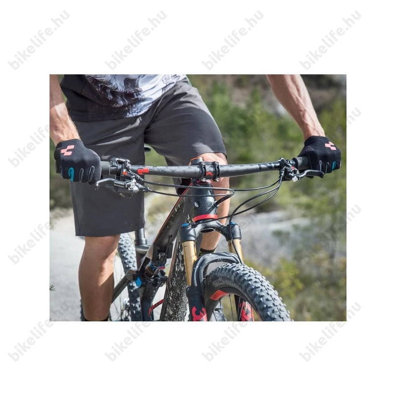 Magura MT8 PRO hidraulikus tárcsafék 2 dugattyús, Carbotecture SL féktest, 2200mm fékcső