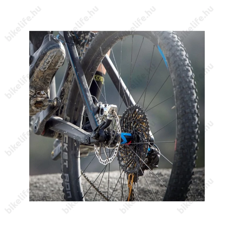 Magura MT8 PRO hidraulikus tárcsafék 2 dugattyús, Carbotecture SL féktest, 2200mm fékcső