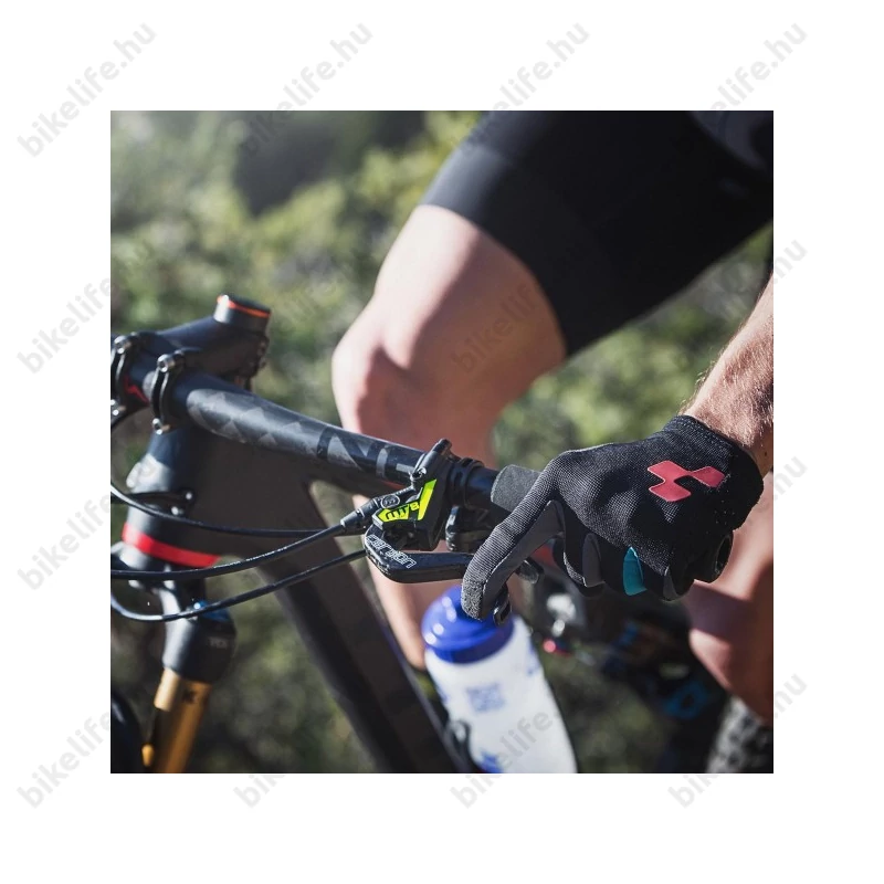 Magura MT8 SL FM hidraulikus tárcsafék 2 dugattyús, Carbotecture SL féktest, karbon fékkar, 2200mm fékcső, Flat Mount felfogatás