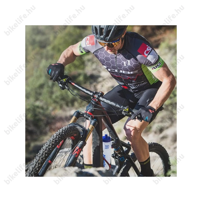 Magura MT8 SL FM hidraulikus tárcsafék 2 dugattyús, Carbotecture SL féktest, karbon fékkar, 2200mm fékcső, Flat Mount felfogatás