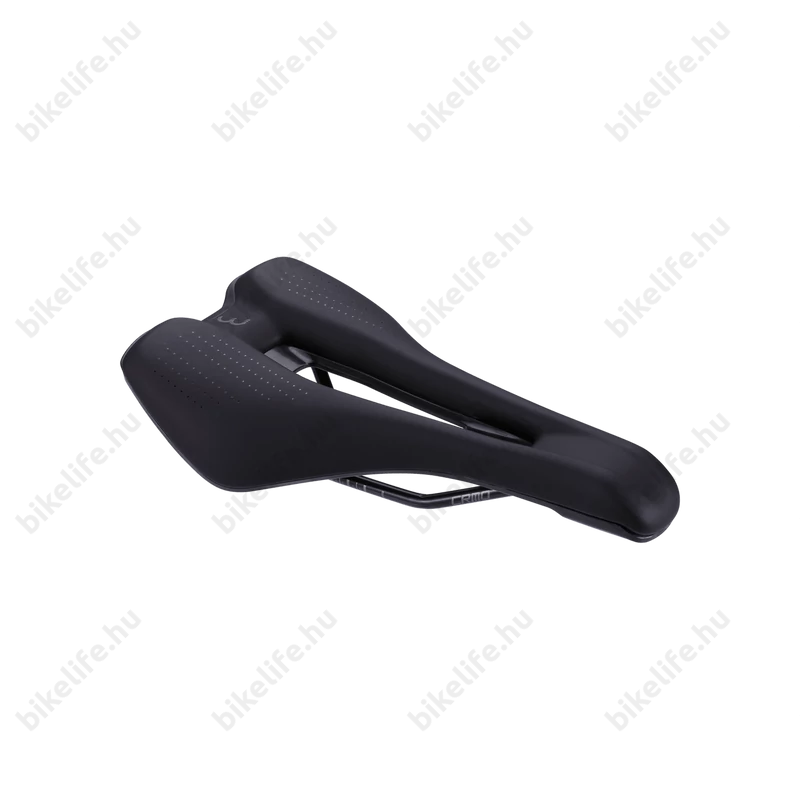 BBB BSD-157 Echelon Comfort unisex sport nyereg anatómiai nyílással, 155 mm széles, lightfoam, Crmo pálcák, fekete