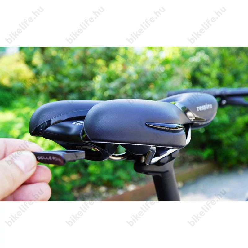 Selle Royal Respiro Moderate túra/sport nyereg Royalgel-lel és légcsatornával