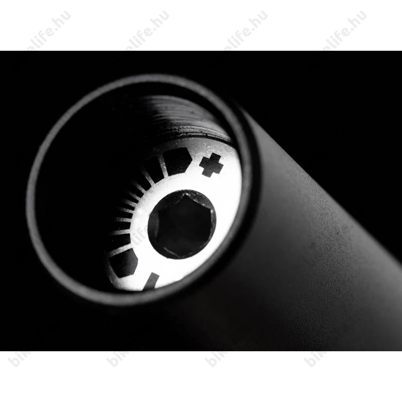 Suntour NCX paralelműves nyeregcső 30,9mm fekete Soft 75 kg-ig