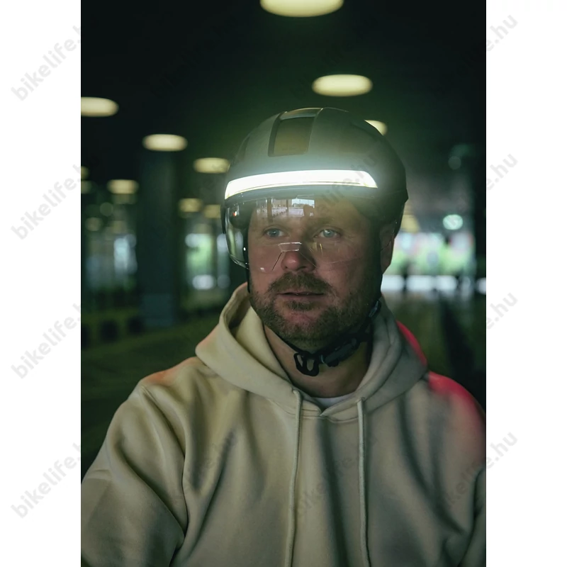 Abus HYP-E kerékpáros bukósisak első és hátsó világítással index jelzővel champagne gold M (54-58cm)