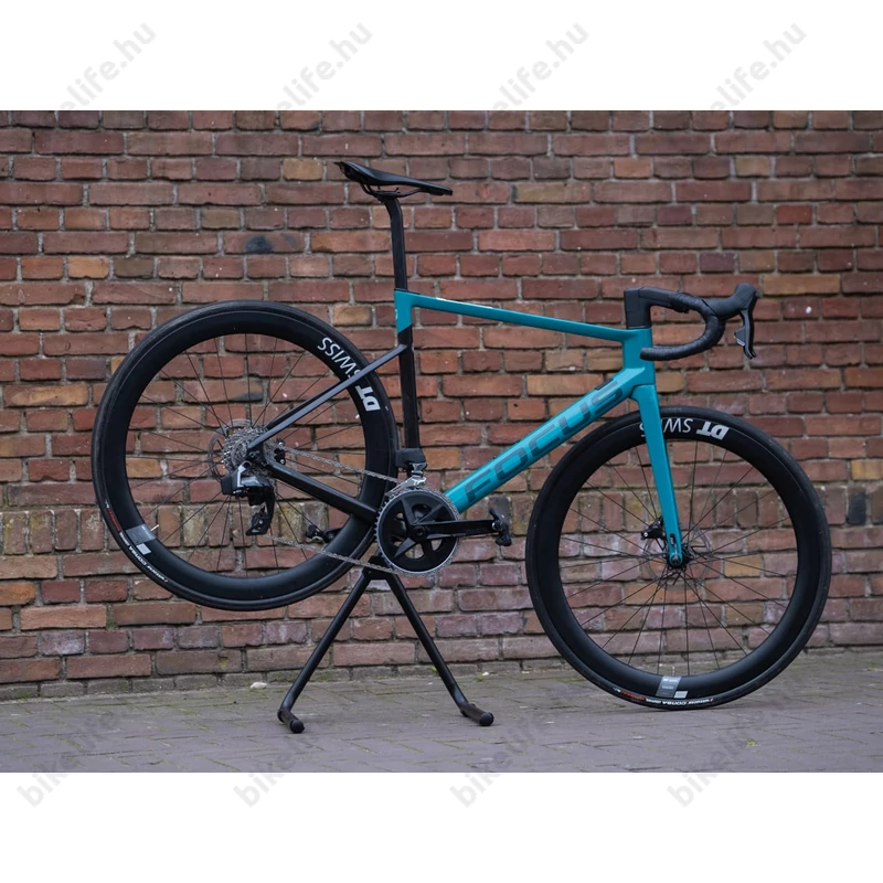 BBB SpindleStand BTL-155 kerékpártartó ami az integrált hajtóműtengelynél rögzít