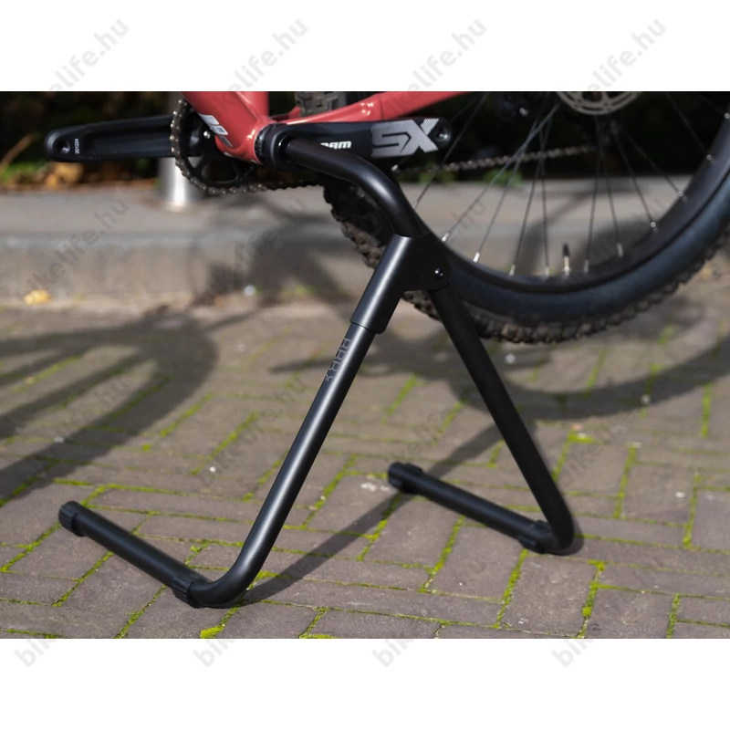 BBB SpindleStand BTL-155 kerékpártartó ami az integrált hajtóműtengelynél rögzít