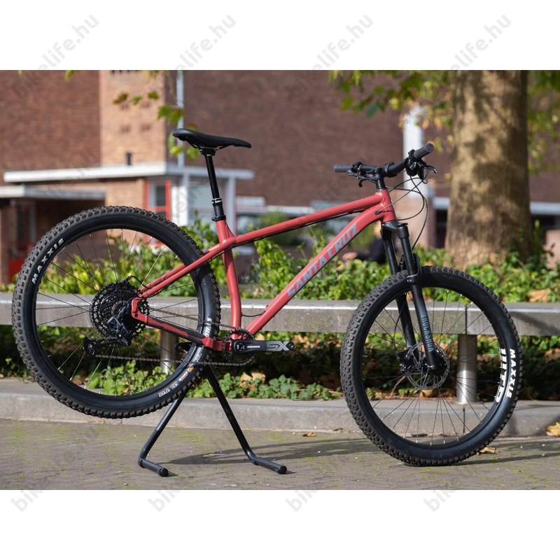 BBB SpindleStand BTL-155 kerékpártartó ami az integrált hajtóműtengelynél rögzít