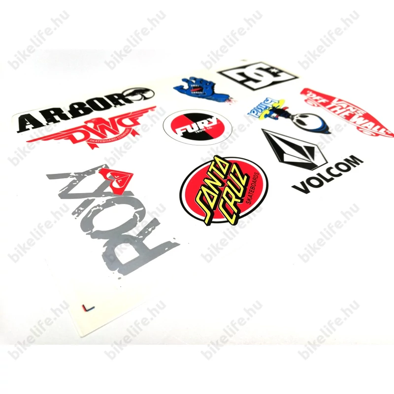 Vegyes márkás matrica garnitúra műgyantás  2 féle    25x17cm