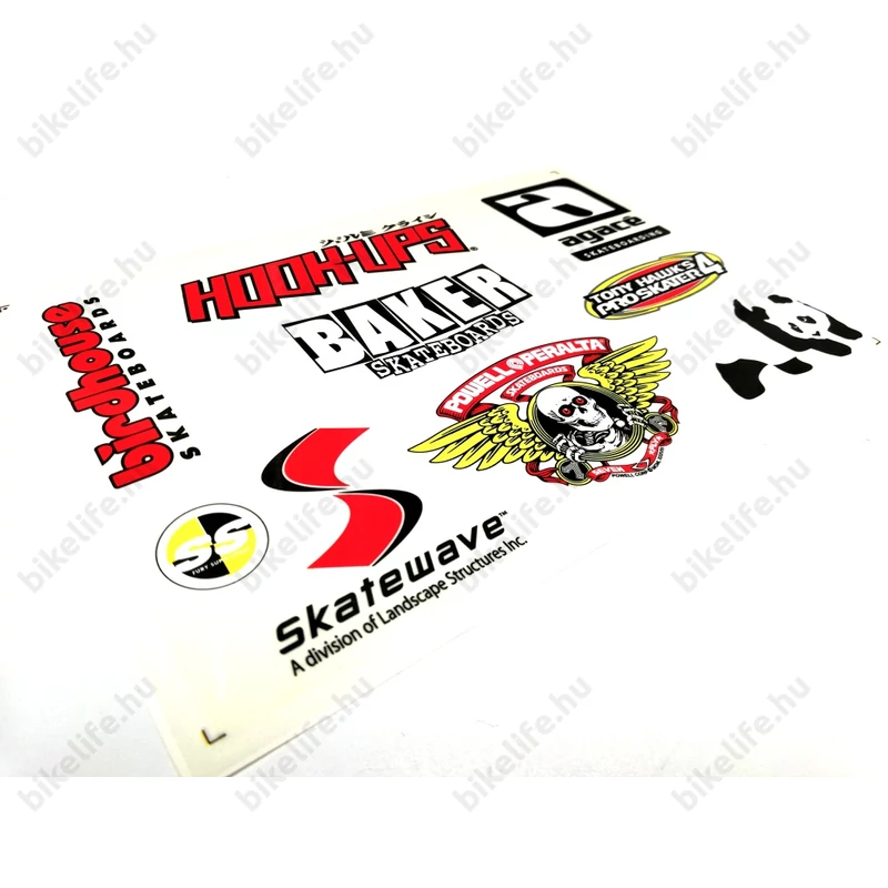 Vegyes márkás matrica garnitúra műgyantás  2 féle    25x17cm