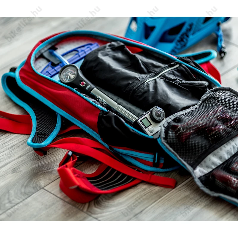 Kellys KLS Omni mini pumpa univerzális, teleszkóphoz és tömlőhöz 20bar teljesítmény