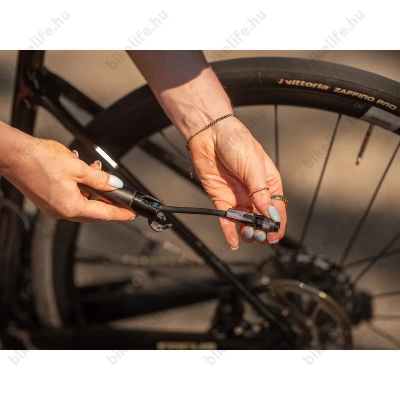 BBB BMP-121 HighRoad minipumpa univerzális fej, alu test, 192mm, fekete