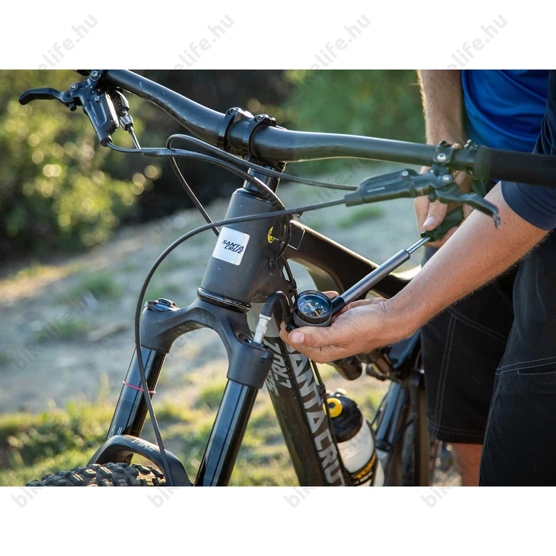 Pumpa teleszkóphoz Topeak PocketShock DXG 360 psi 24,8bar levegővesztés nélkül lecsatlakoztatható