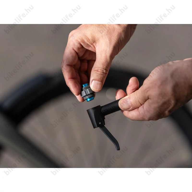 BBB BFP-42 AirSmart műhelypumpa acélből 8 bar nyomás 120cm tömlővel