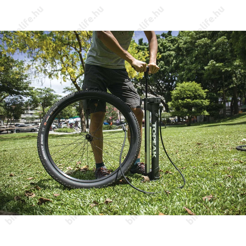 Pumpa műhely Topeak JoeBlow Booster 11bar nyomás, Tubeless rendszerekhez, nyomásmérő, fekete