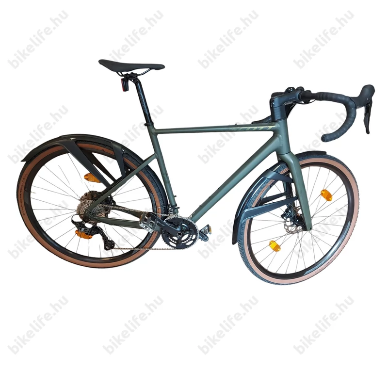 Gravel sárvédő Kellys Gnarly tépőzáras pántokkal toldható fekete színben