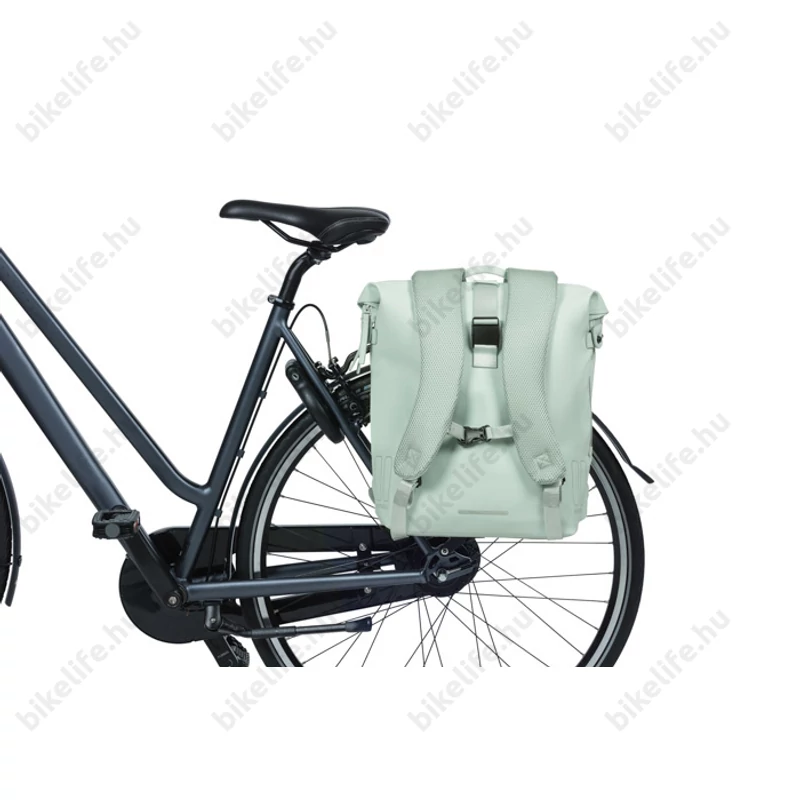 Basil SoHo Backpack táska csomagtartóra 17L kapacitás világítással hátizsák funkció, pasztel zöld