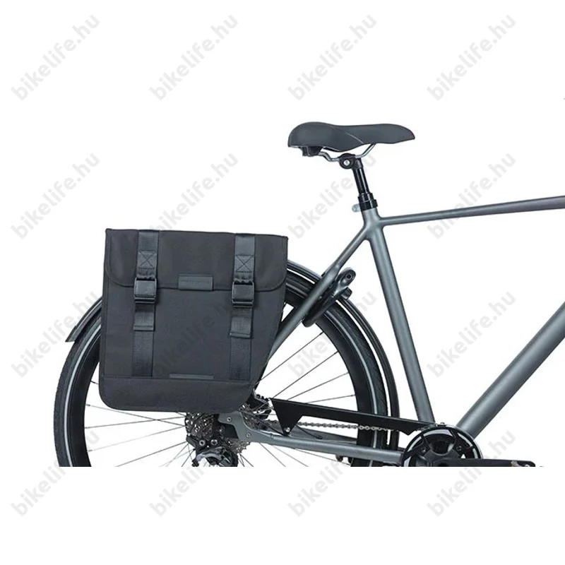 Basil Tour XL táska csomagtartóra 35L kapacitás, 2 részes, pántos, fekete