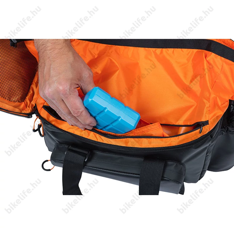 Basil Miles Tarpaulin táska csomagtartóra 9-36L bővíthető kapacitás, adapter nélkül, fekete-narancs