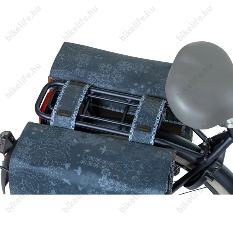 Basil Boheme Double 2 részes táska csomagtartóra 35L kapacitás, indigó színű