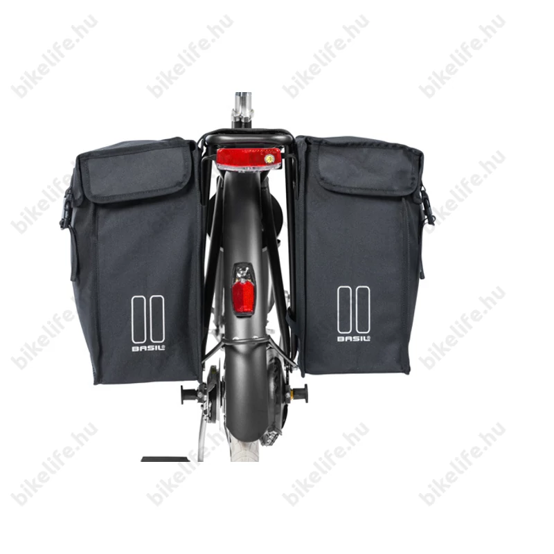 Basil Mara XXL Double Bag 2 részes táska csomagtartóra 47L kapacitás, fekete színű