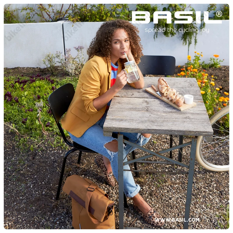 Basil City Shopper csomagtartóra szerelhető táska 1 részes 16l, akasztható-biztosítható, barna