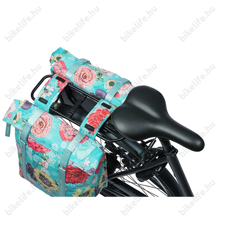 Basil Bloom Field 2 részes táska csomagtartóra 35L kapacitás, kék/virágos színű