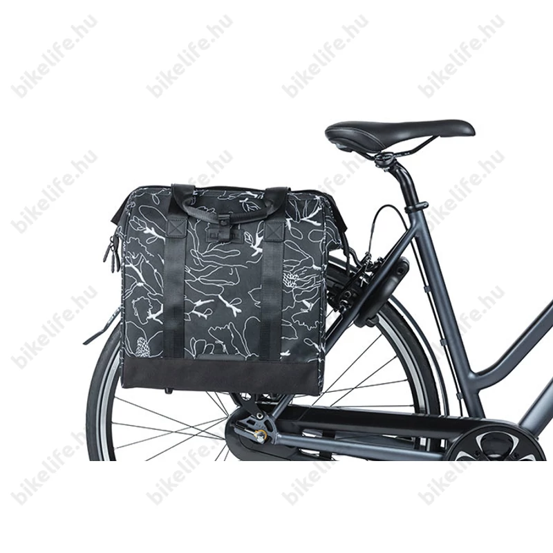 Basil Grand Flower Bicycle Shopper táska csomagtartóra 1 részes, 23L kapacitás, fekete virágos