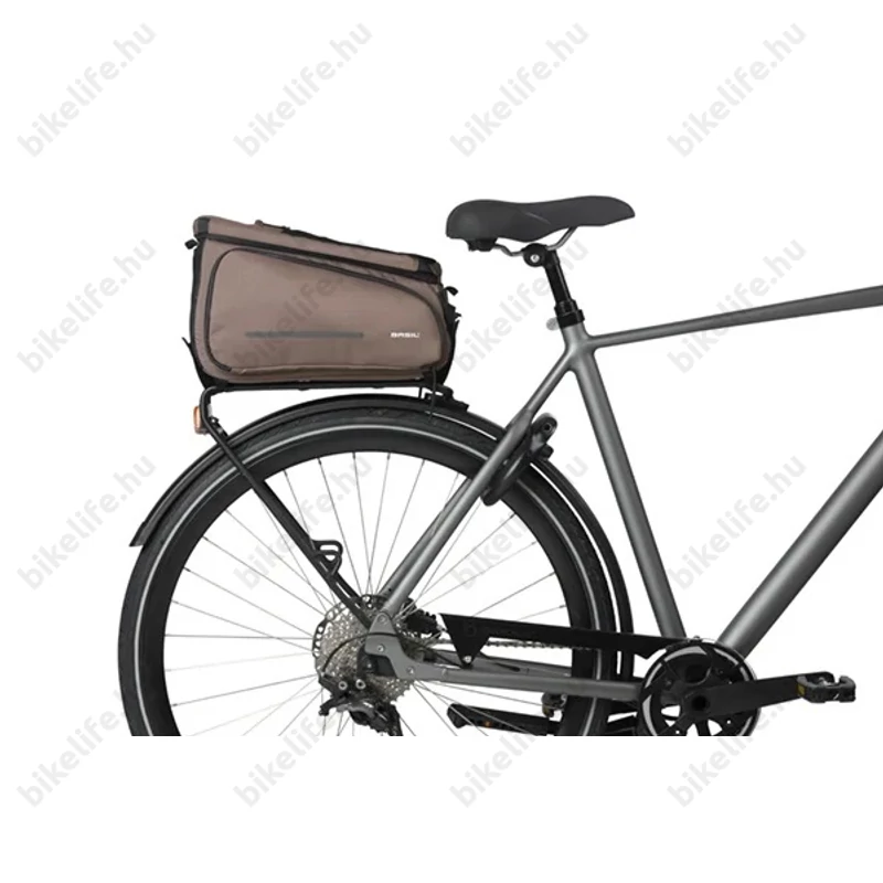 Basil Move Trunkbag táska csomagtartóra vízlepergető 10-26 liter kapacitás Universal Bridge System barna