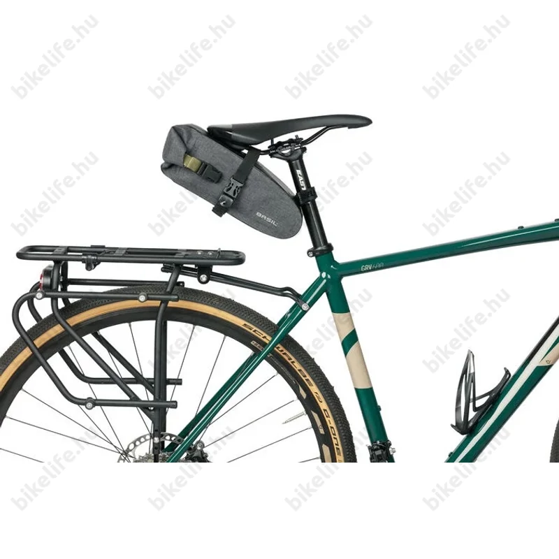 BASIL Navigator Storm vízálló tépőzáras nyeregcsőre rögzíthető táska fekete 1,5 L-es