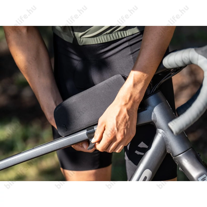 BBB sealtank L táska felső vázcsőre, vízlepergető, 1,1 l (22,5 x 6 x 10cm)