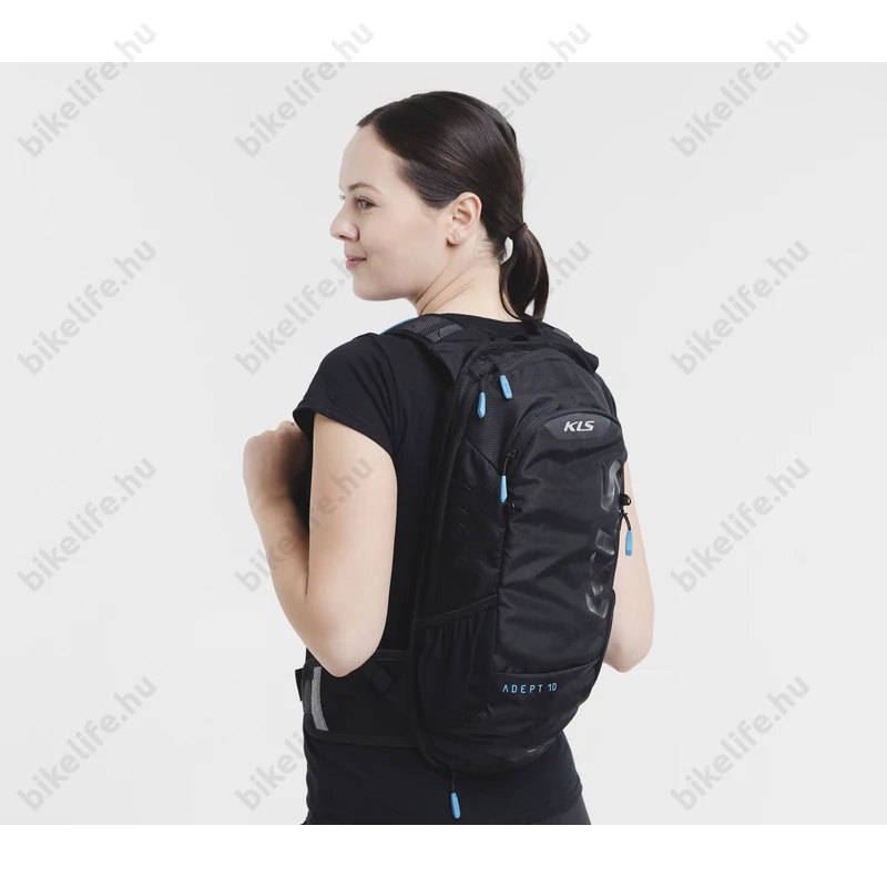 Kellys Adept 10 Black hátizsák 10L-es italtartó rekesszel (italtartó zsák nem tartozék), fekete