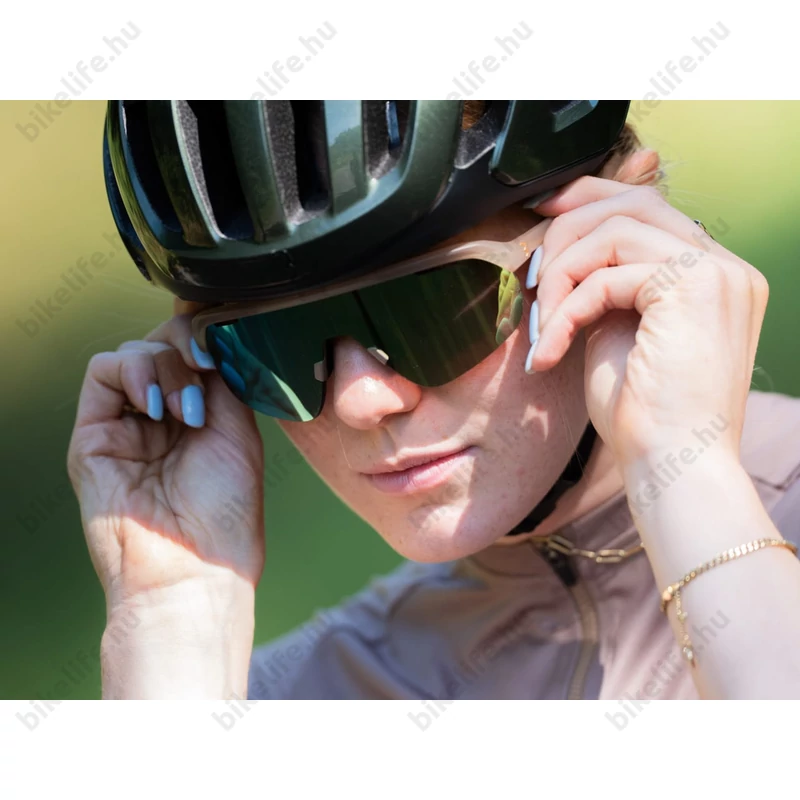 BBB Arc Flux BSG-82 matt átlátszó szürke keret / HighContrast Flux MLC piros lencsékkel