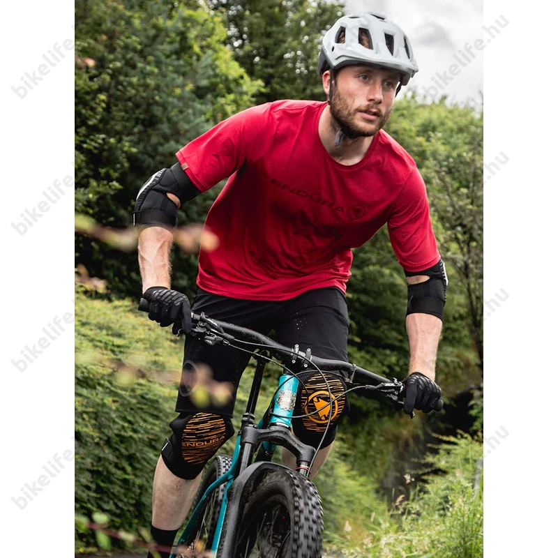 Endura Singletrack térdvédő, puha memóriahabos betéttel, fekete-lime, M-L
