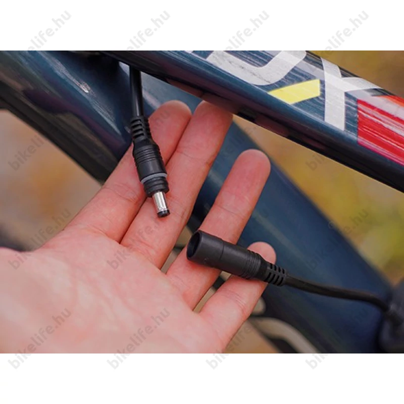 Ravemen XR6000 akkumulátoros első lámpa, 6000 lumen, 4x4000mAh, országúti/MTB, tompított/reflketor mód, vez. nélk. távirányító