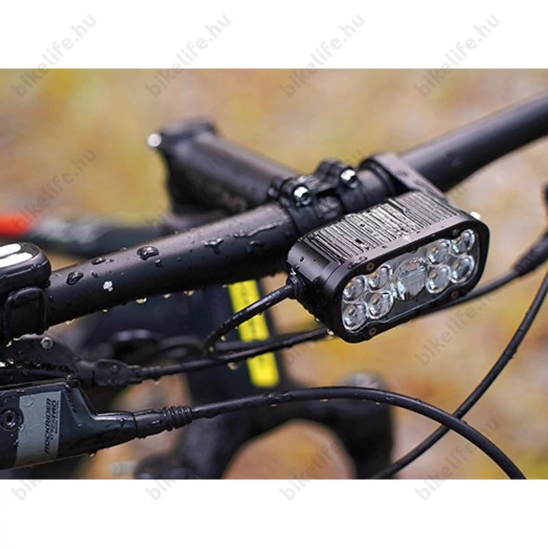 Ravemen XR6000 akkumulátoros első lámpa, 6000 lumen, 4x4000mAh, országúti/MTB, tompított/reflketor mód, vez. nélk. távirányító
