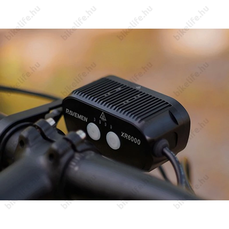 Ravemen XR6000 akkumulátoros első lámpa, 6000 lumen, 4x4000mAh, országúti/MTB, tompított/reflketor mód, vez. nélk. távirányító