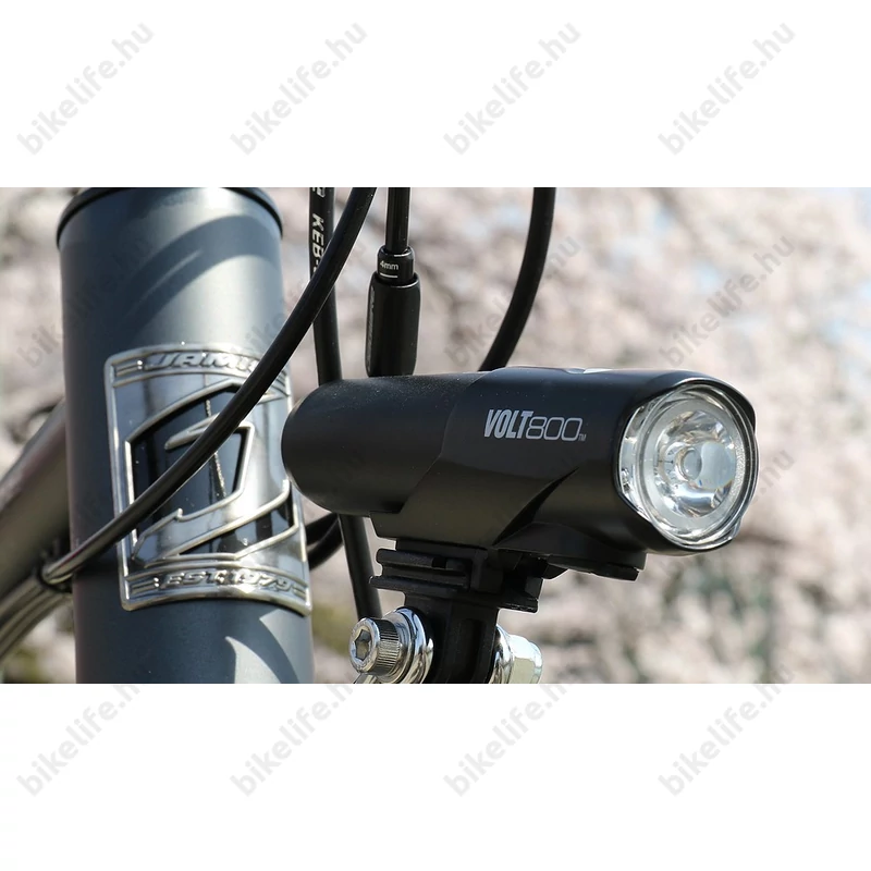 Cateye VOLT800 HL-EL471RC LED-es elsőlámpa USB-ről tölthető 800lumen fényerő 5funkció